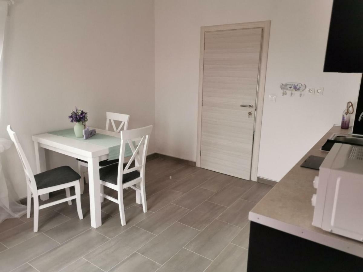 Vila Zdenka Novi Vinodolski Buitenkant foto