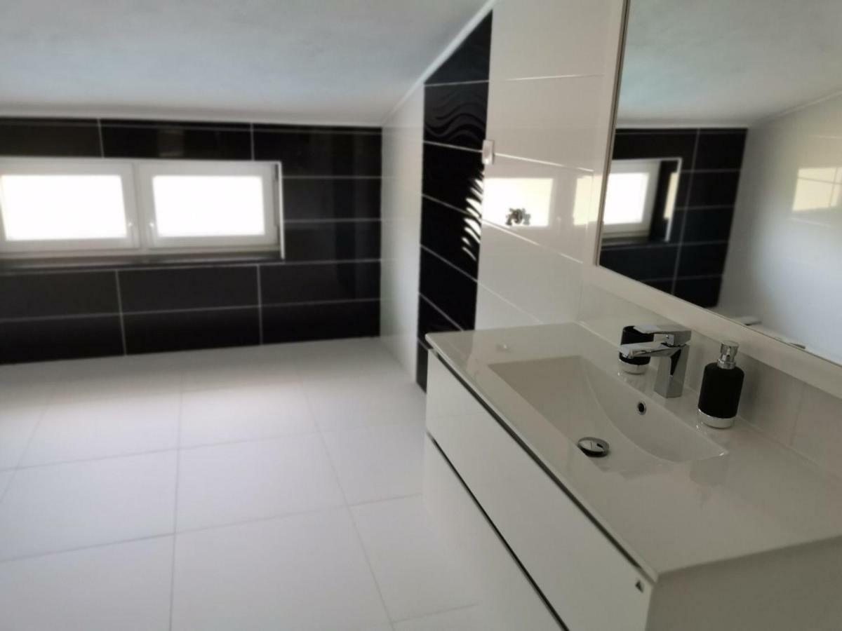 Vila Zdenka Novi Vinodolski Buitenkant foto